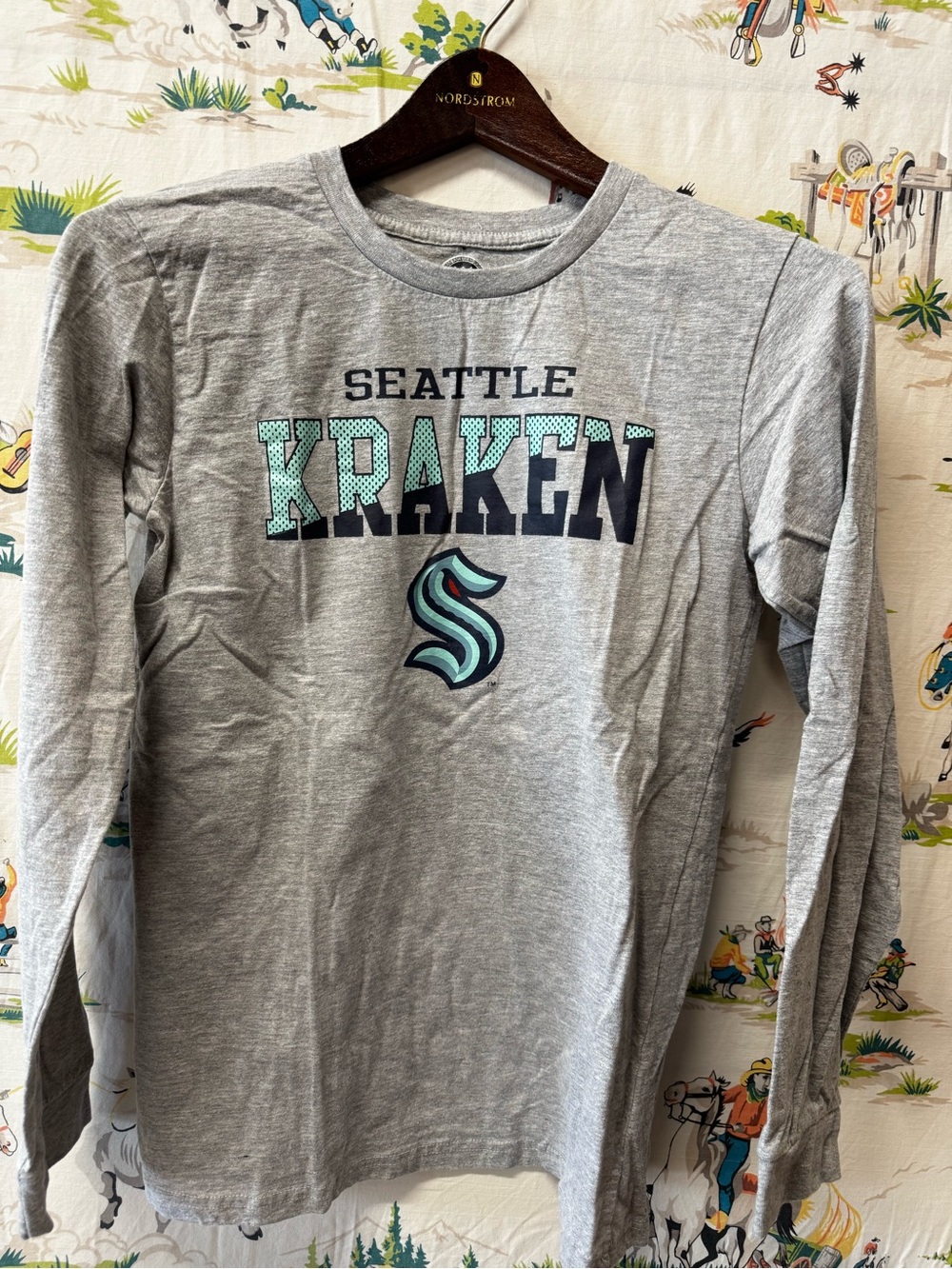 Seattle Kraken Kids' Long Sleeve T-Shirt - Gray with Teal Logo size large 12/14